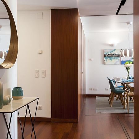 Charming 2-Bedroom Apartment In The City Centre Lisbon Luaran gambar