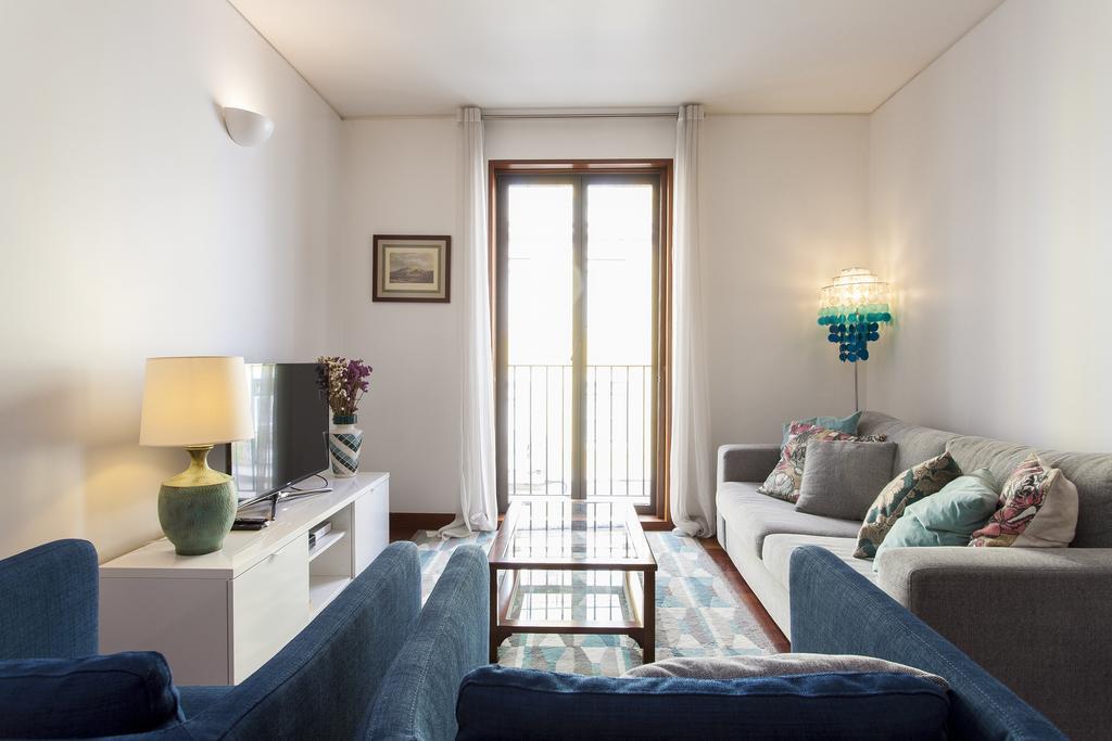 Charming 2-Bedroom Apartment In The City Centre Lisbon Luaran gambar