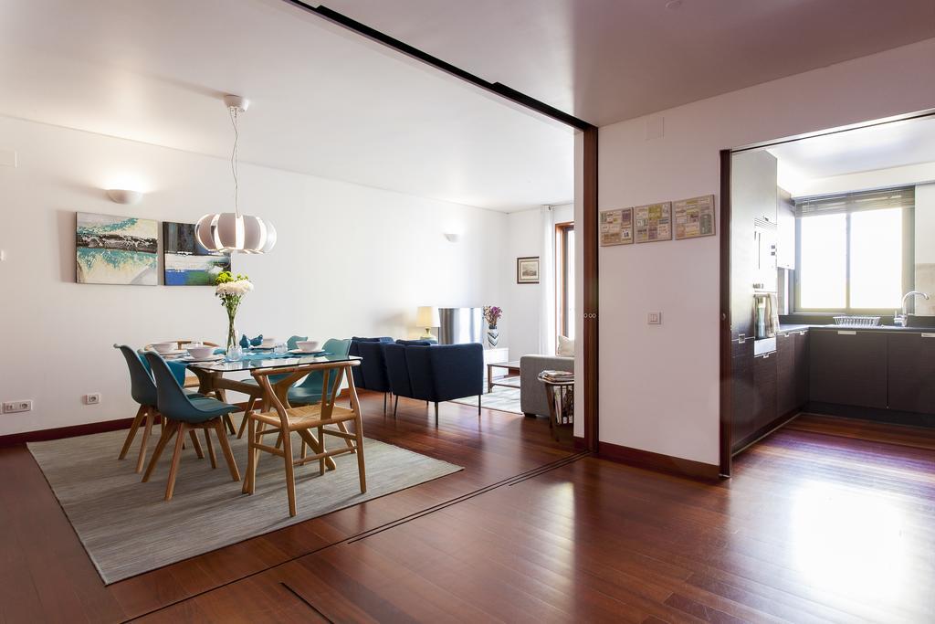 Charming 2-Bedroom Apartment In The City Centre Lisbon Luaran gambar