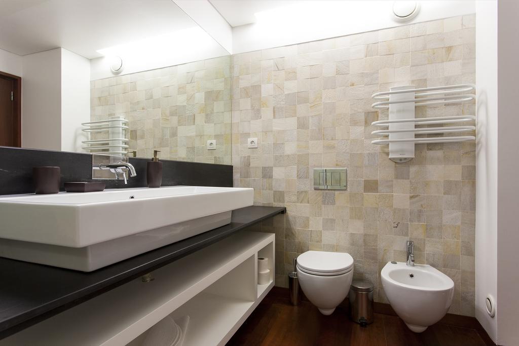 Charming 2-Bedroom Apartment In The City Centre Lisbon Luaran gambar