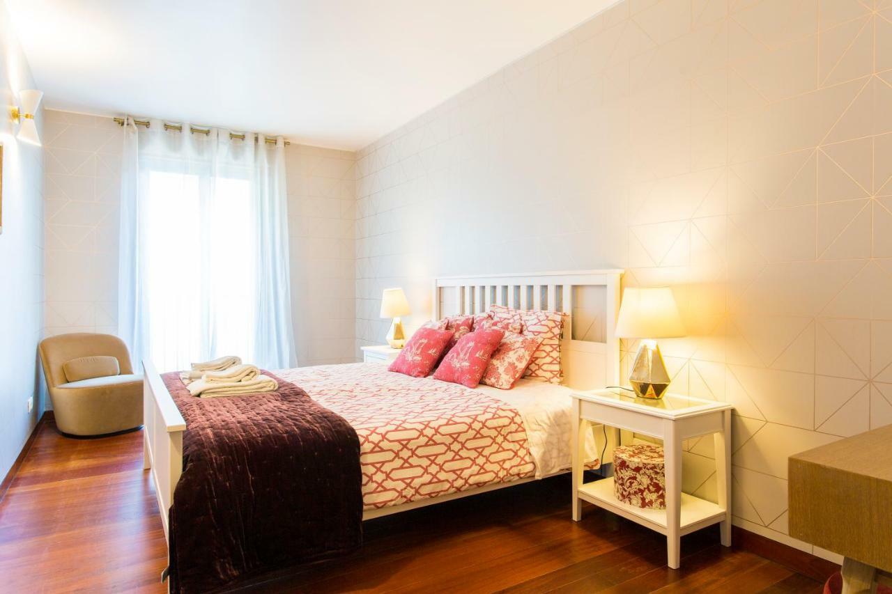 Charming 2-Bedroom Apartment In The City Centre Lisbon Luaran gambar