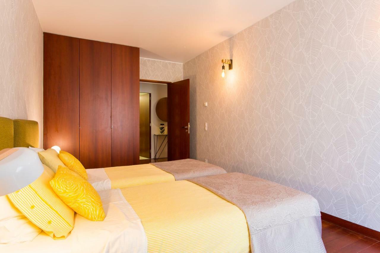 Charming 2-Bedroom Apartment In The City Centre Lisbon Luaran gambar