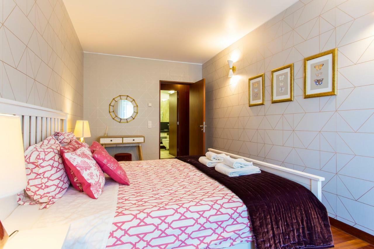 Charming 2-Bedroom Apartment In The City Centre Lisbon Luaran gambar
